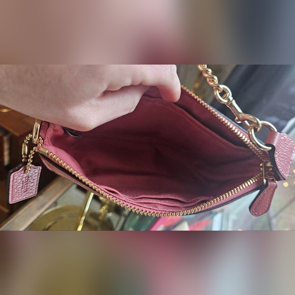 COACH NOLITA 19 Pebbled leather in Bubblegum pink with Gold Chain. - Picture 14 of 14